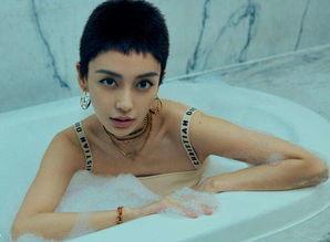 杨颖洗澡时正面的照片,性感魅力令人陶醉