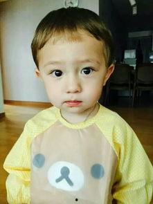 网红小孩小灿烈